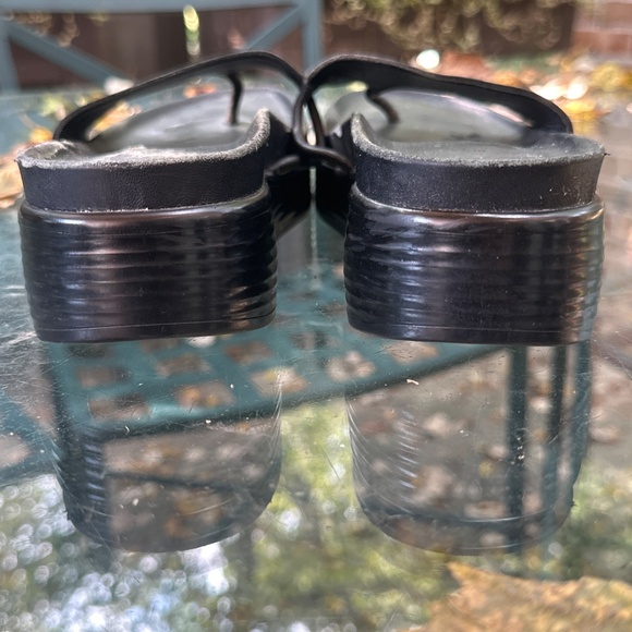 Donald Pliner Fifi Thong Sandals - Black - Size 9 - Picture 8 of 9